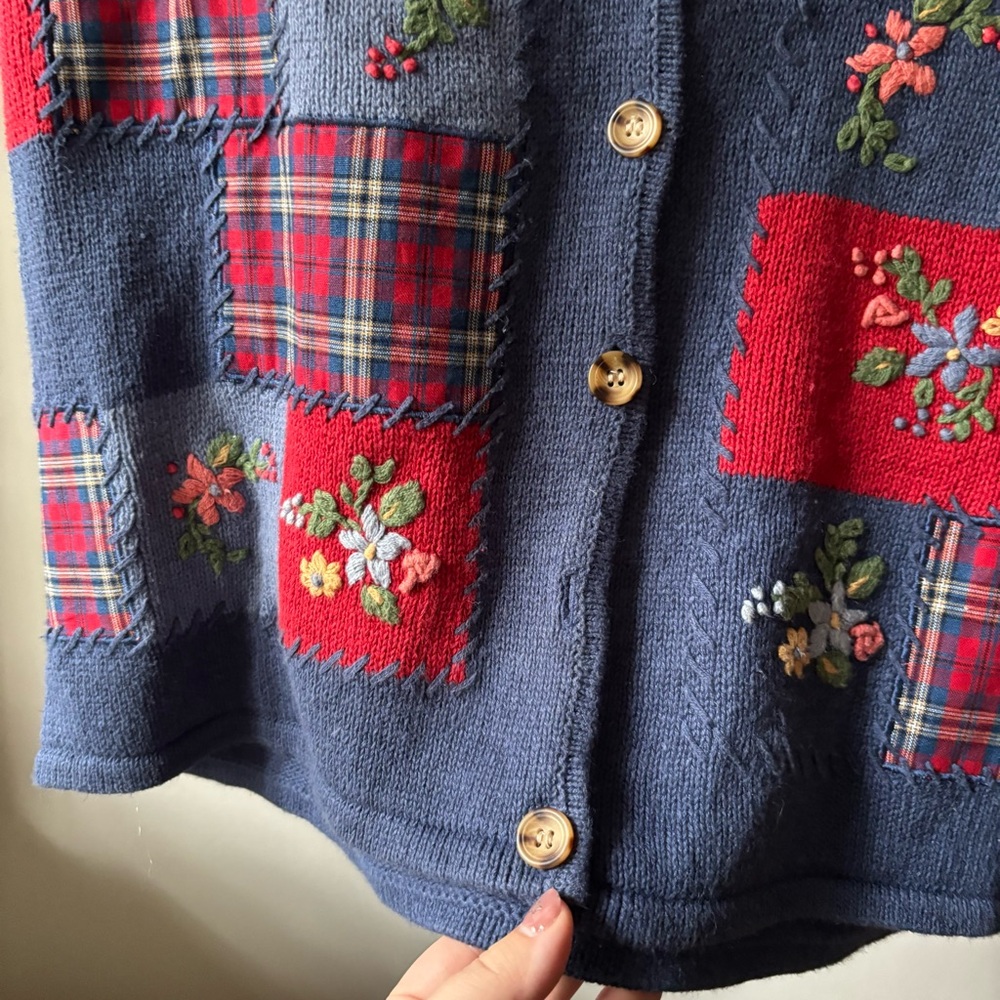 1990s Patchworked Cotton Vest with with Hand-Embroidered Flowers - Picture 3 of 5
